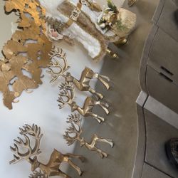 Christmas Decor (All Pictured) 