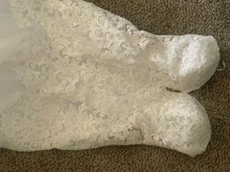 Brand new never worn : The Morilee by Madeline Gardner Style 5771 is the "Renata" gown from the brand's Blu Collection