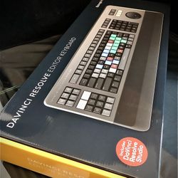 Blackmagic Design DaVinci Resolve Editor Keyboard with Resolve Software