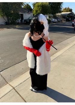 Cruella de vil  ladies size small ( girls size 10/12 )
