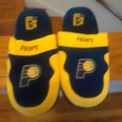 Indiana Pacers Slippers...NEW..... CHECK OUT MY PAGE FOR MORE ITEMS