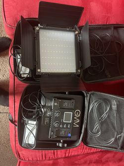 2 GVM LIGHTS W/ Stands