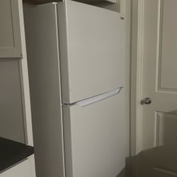 Brand new insignia refrigerator