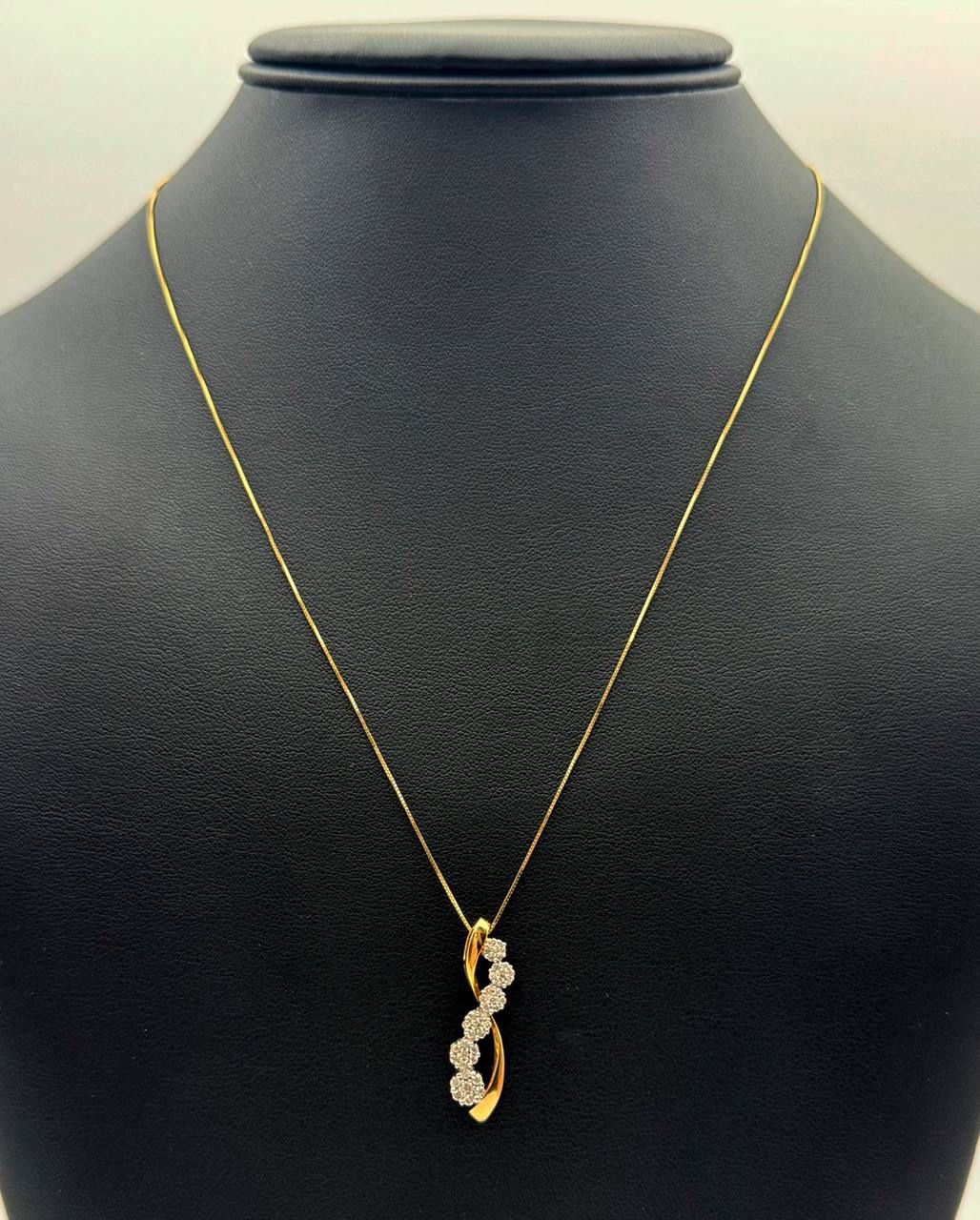 10k solid yellow gold Necklace chain with infinity pendant 19β 0.7mm mm 1.9 grams 0.8CTW