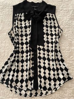 Forever 21 Sleeveless Blouse with Neck Tie size M