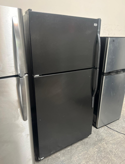 Maytag Top Freezer Fridge – Black, Ice Maker, Clean