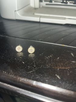 Gold Diamond Earings