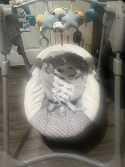 Graco Baby Swing with Toy Bar