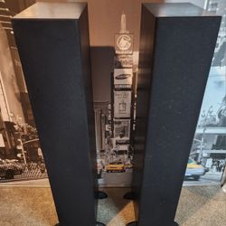 Klipsch RF-15  compact two-way floorstanding speakers