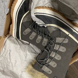 Brand new jambu boots 
