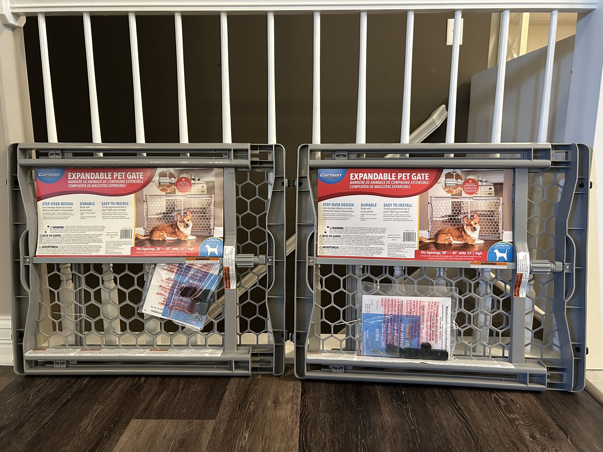 NEW Carlson Expandable Pet Gate - Set Of 2