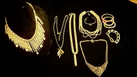 Gold Tone Costume Jewelry 💥💛💖
