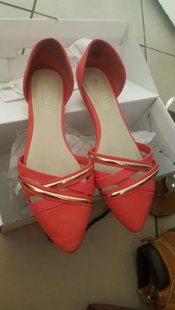 Womens elegant flats