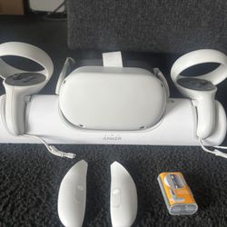 128 gbMeta quest 2 with Anker all in one charging dock