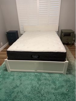 Queen Bed and bedframe