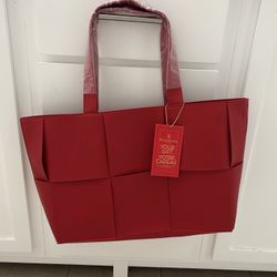 Red Elizabeth Arden bag