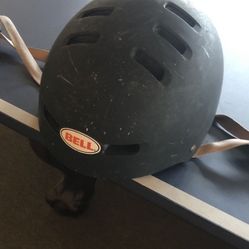 Nice 👍🏼 Kids ‘ Bell ‘ Helmet Size Medium ‘ Tony hawk Model ‘