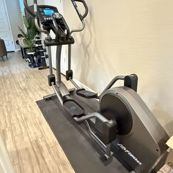 Life Fitness Elliptical 