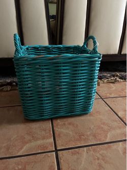 $15 Nice aqua blue thick wicker heavy basket