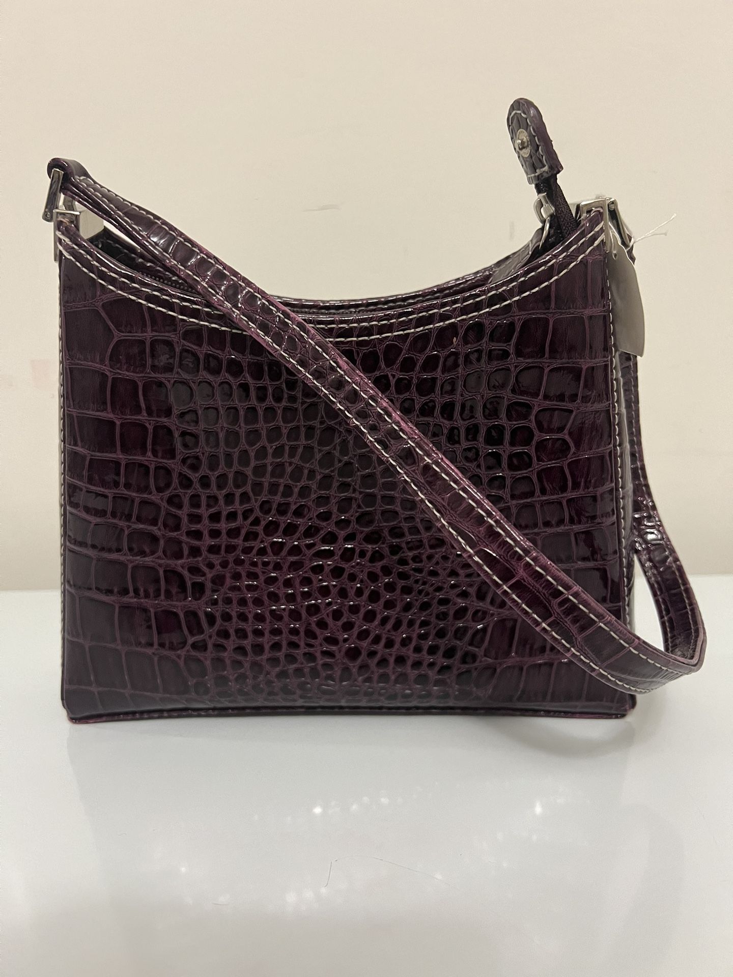 LIZ CLAIBORNE Women Faux Leather Snakeskin Small Handbag Purple shoulder