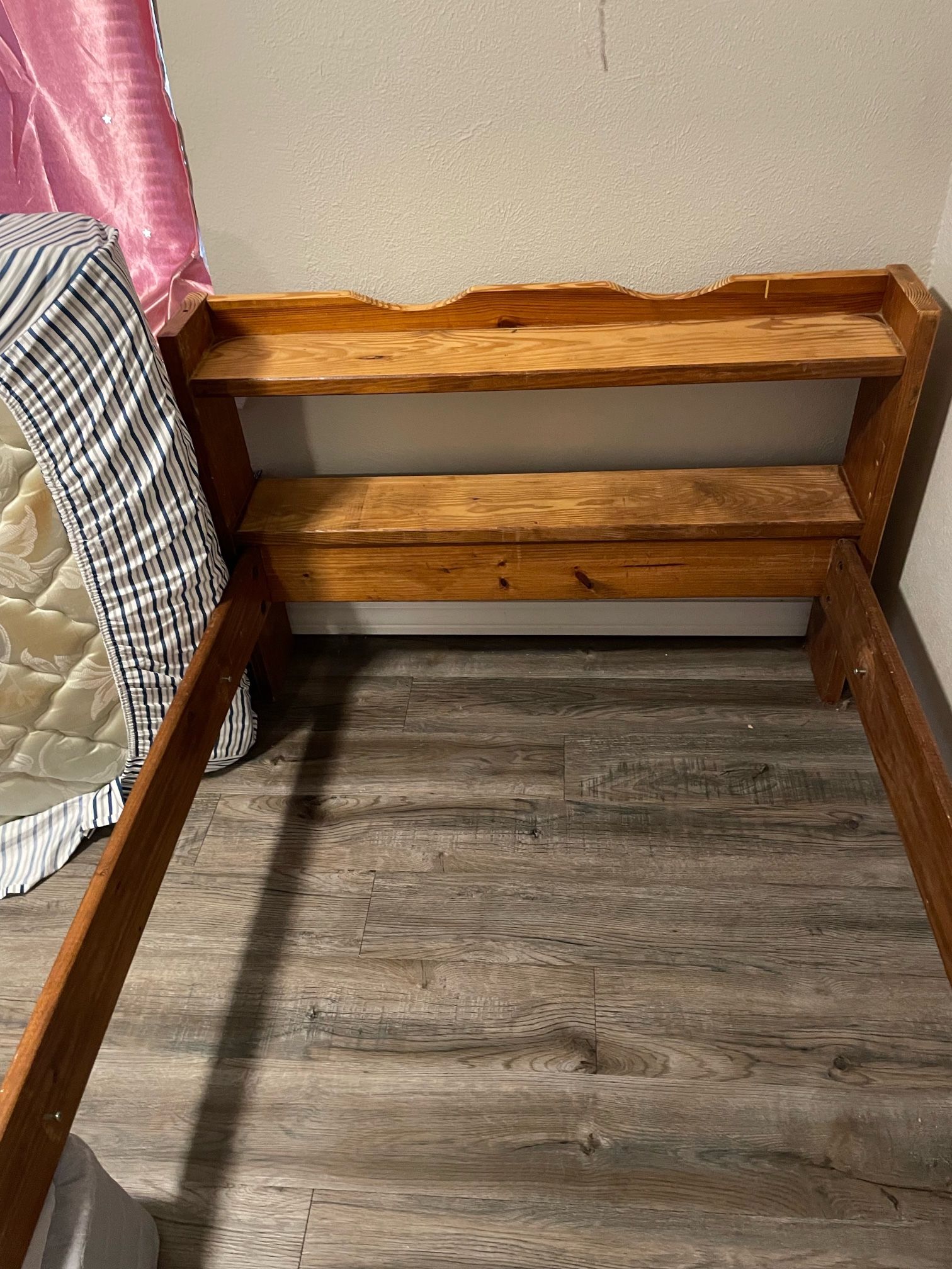 Twin Frame With Mattress 