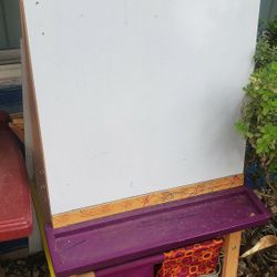 Kids Easle With White Board 