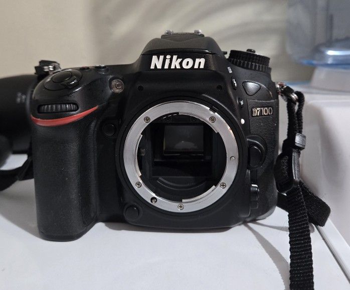Nikon D7100