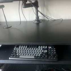 Gaming Table With HUGE mouse With Red Outline Covering The WHOLE table!