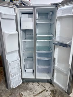 Refrigerator $100