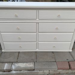 Ashley White Dresser Pristine Condition 8 Drawers
