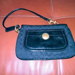 SUPER CUTE COACH WRISTLET IN LIKE NEW CONDITION