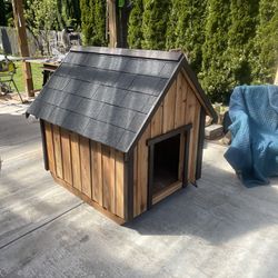 DOG HOUSE / ANIMAL HOUSE 