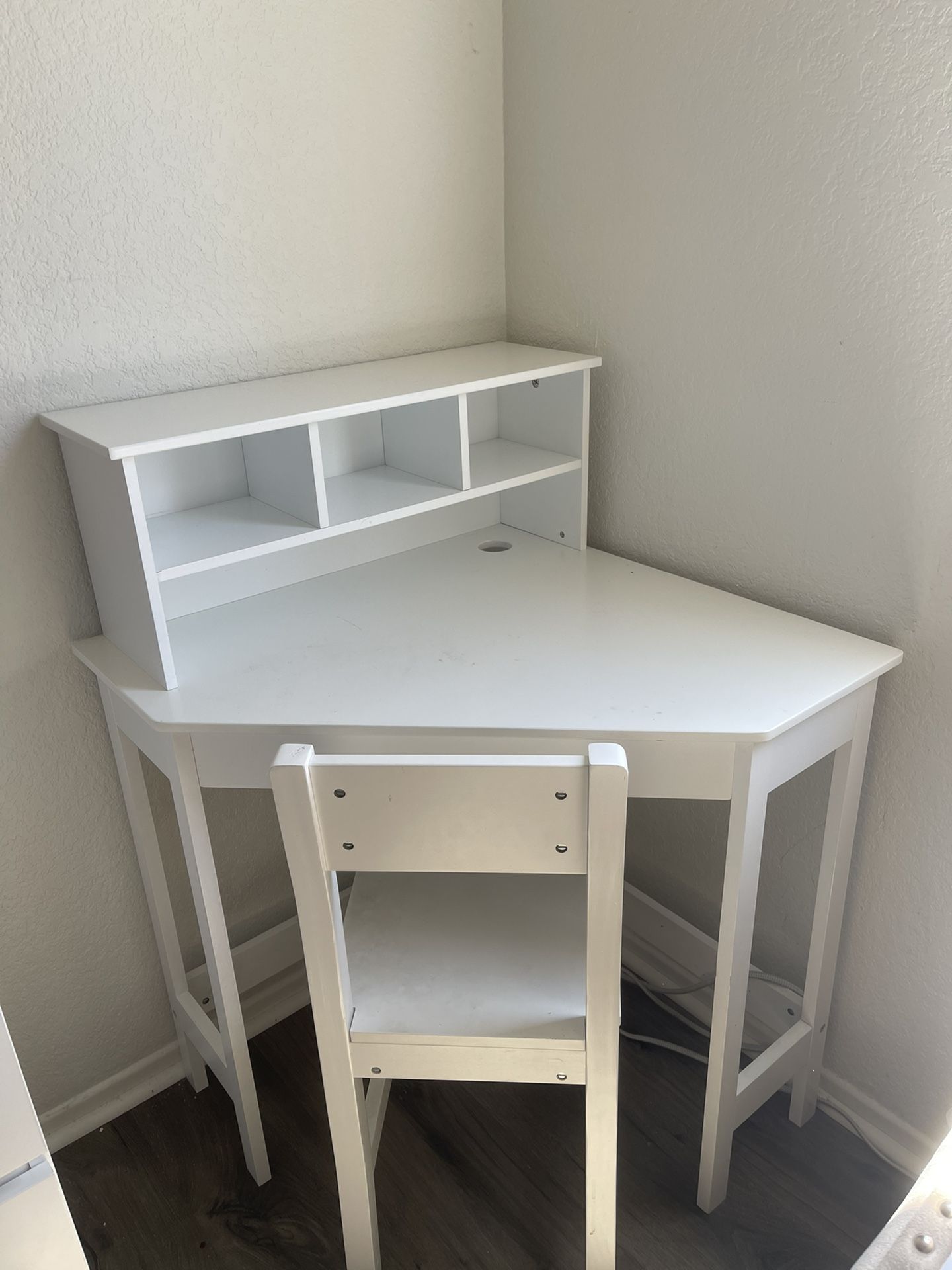 Kids Corner Table And Chair