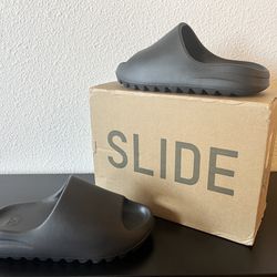 Size 8 - Adidas Yeezy Onyx Slide