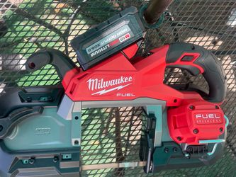 Milwaukee M18 FUEL Brushless Band Saw with Battery