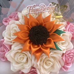 Ramo De Rosas Eternas Con Girasol