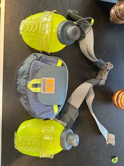 Nathan running belt with water bottles