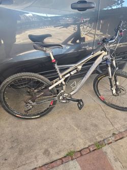Specialized frs full suspension mountain Bike side 26