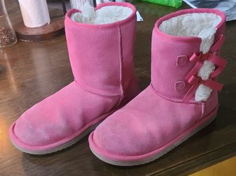 Girl's Uggs Winter Snow Boots Size US 4