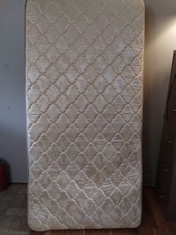 Twin mattress