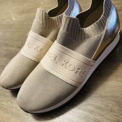 NEW MICHAEL KORS TENIS SLIP SHOES SIZE 10 M  Never Used 