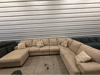 FREE Local Delivery 🚚- 4 pcs sectional couch sofa set