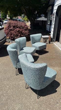 Set of 4 Accent Chairs  blue/cream color