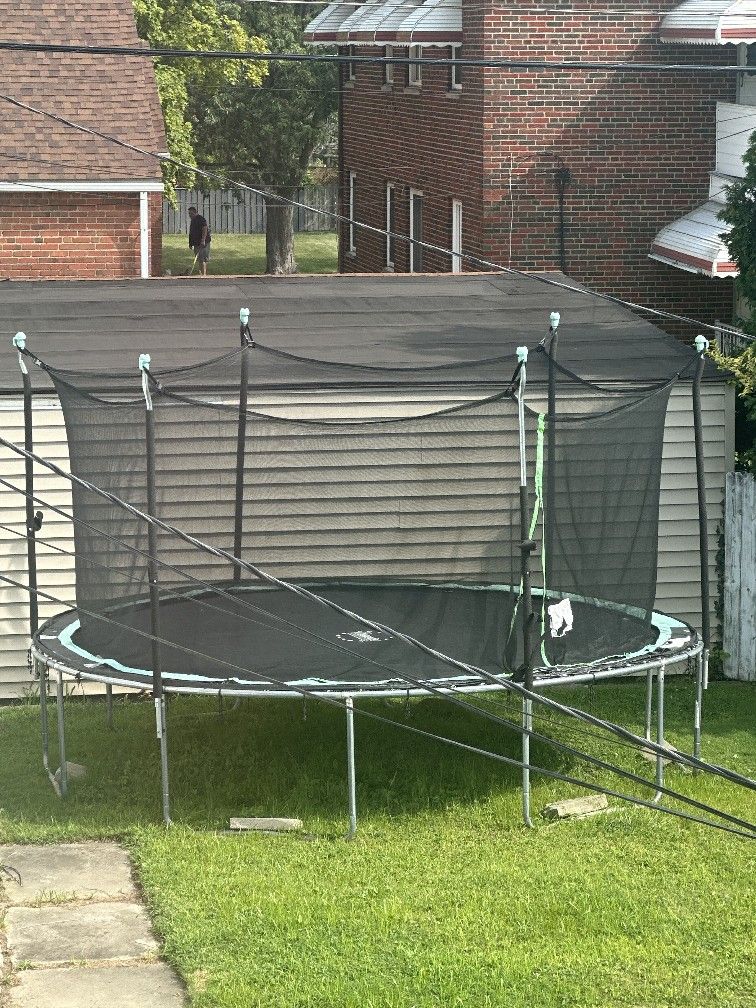 Trampoline 