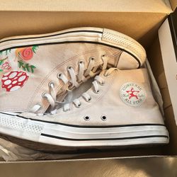 Light pink Converse High Tops Size 10.5