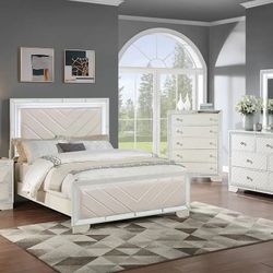 4PC Queen Bedroom Set w/ LED Lights 