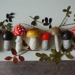 Fairy core Mushroom felt garland | Woodland garland | toadstool neutral and unisex decor | Fungi ornaments | Anthropologie Forest mushrooms