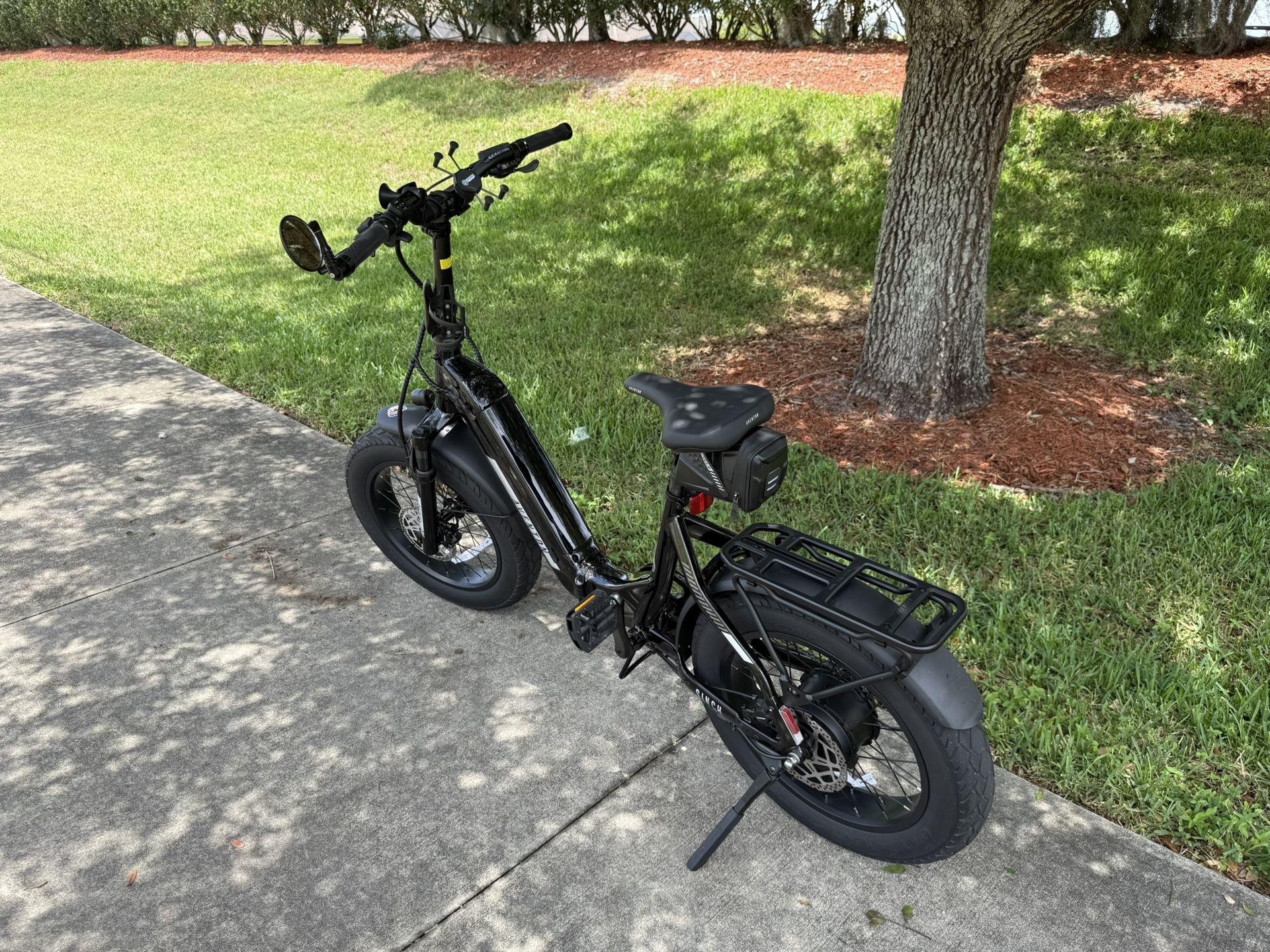 E- Bike..Aventon Sinch 2.5, Black