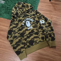 BAPE - College Logo Pullover Hoodie Green Camo – Large – PreOwned -