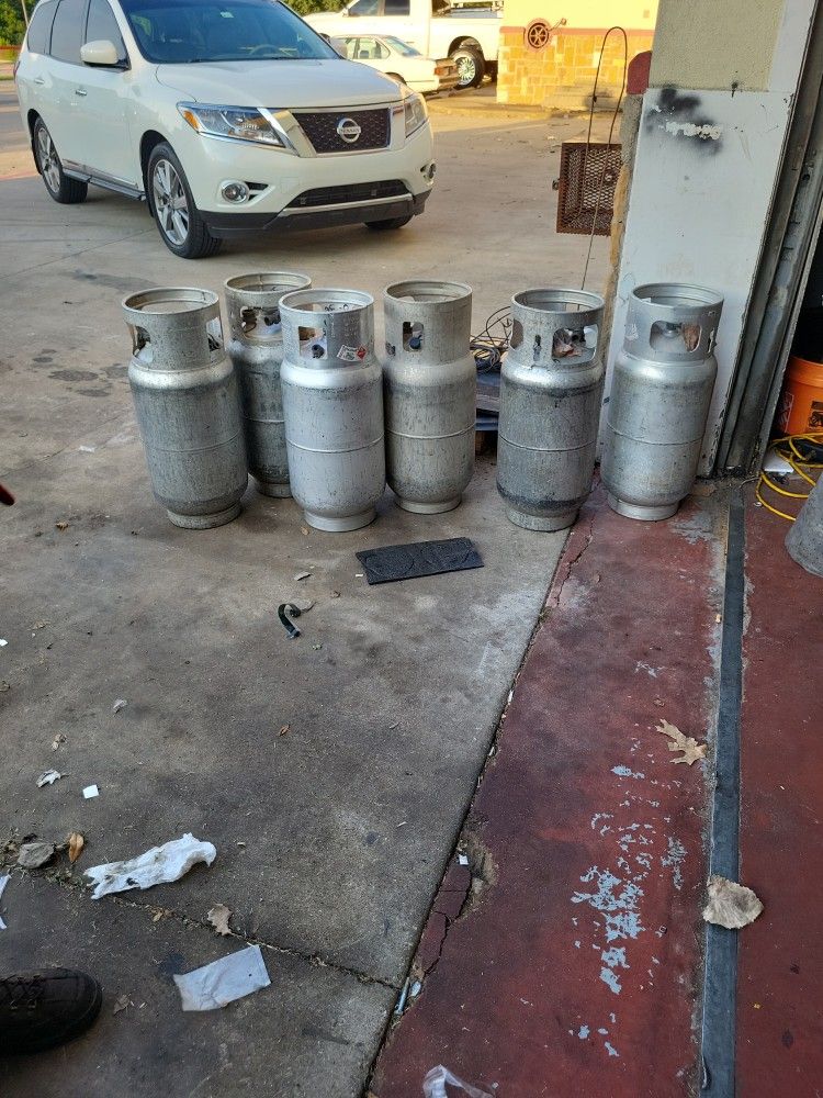 Forklift Propane Tanks